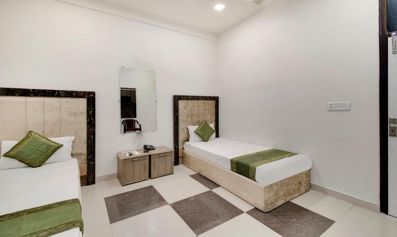 Itsy By Treebo - Royale Inn Meerut Zewnętrze zdjęcie